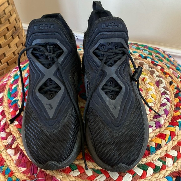 Nike Lebron James XIV Black Athletic Sneakers - Picture 1 of 8